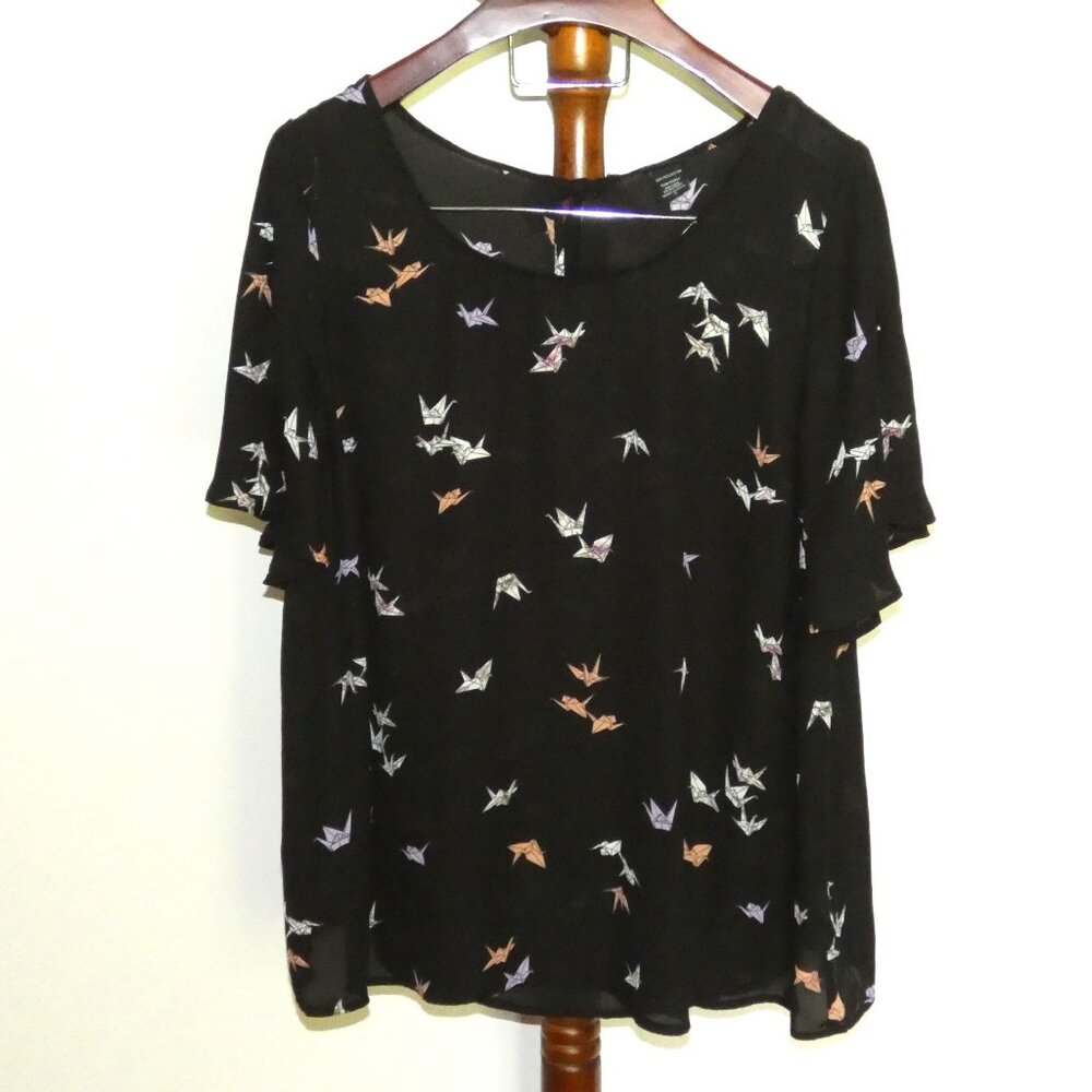 Torrid Pullover Top Size 3X 22 24 Split Sleeve Keyhole Back Paper Crane Pattern
